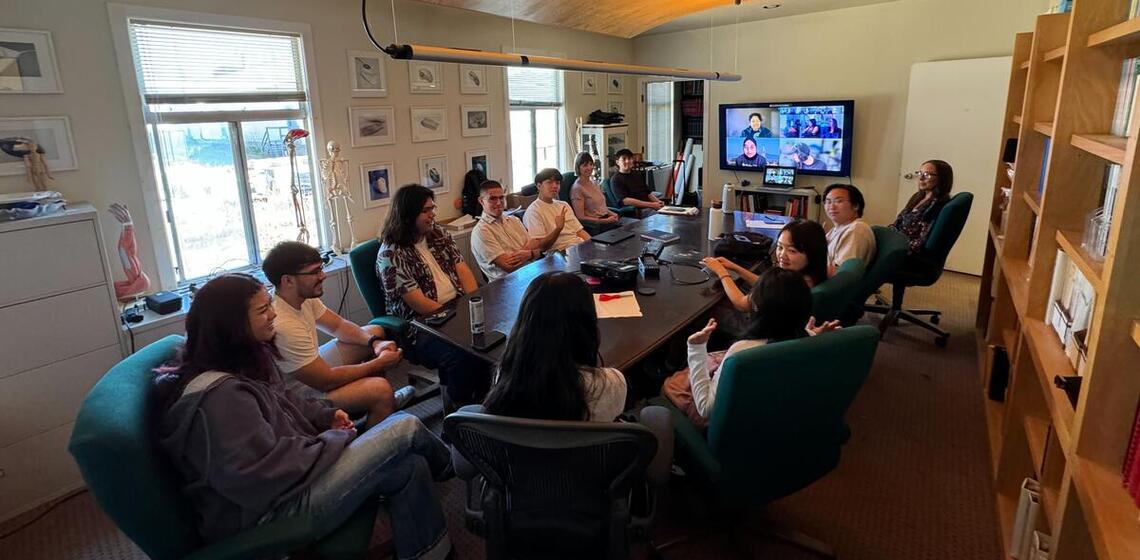 Full house at a Berkeley HFE lab meeting