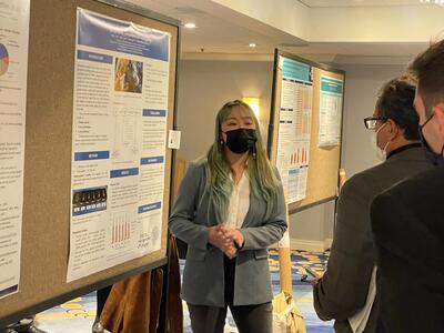 Yishu Yan presenting her poster on "The impact of computer mice weight on muscle activity, performance, and preferences when gaming"